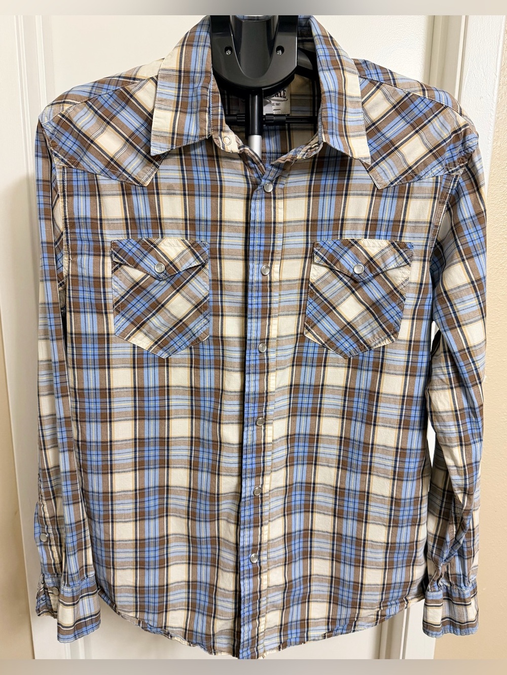Aeropostale Men's Plaid Button-Down Slim Fit Shirt in Blue, Brown, Cream